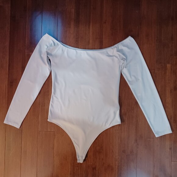 Babaton Contour off-shoulder bodysuit - Picture 3 of 14